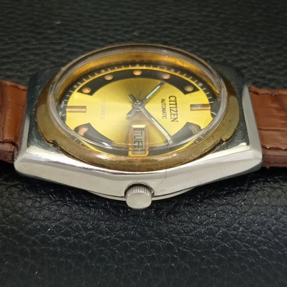 Vintage 1974 Citizen Automatic Mens Silver Watch W/daydate & Gold accents